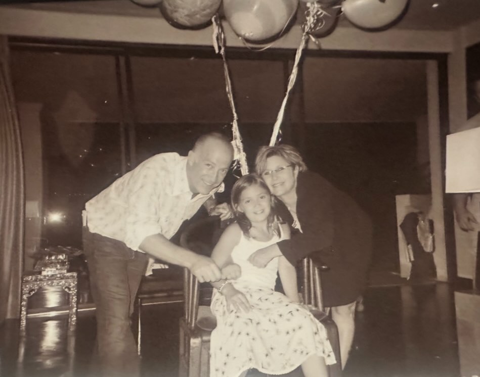 Throwback family photo of Carrie Fisher and Bryan Lourd with a young Billie Lourd.