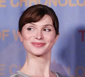 Dylan Mulvaney will make her Broadway debut portraying Anne Boleyn, the second wife of King Henry VIII, beginning February 16