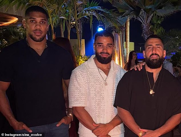 Anthony Joshua with Latif 'Latz' Ayodele (centre) and Sina Ghami, who died in the crash