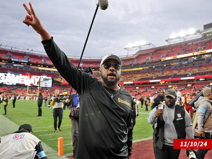 Mike Tomlin on the Pittsburgh Steelers sideline