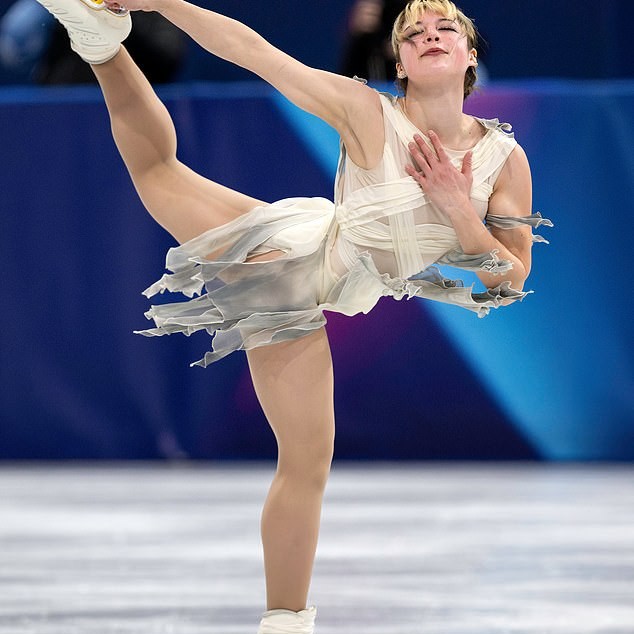 Jennifer Aniston Goes Instagram-Official With Jim Curtis, ‘My Love’