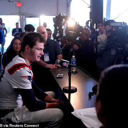 Jennifer Aniston Goes Instagram-Official With Jim Curtis, ‘My Love’