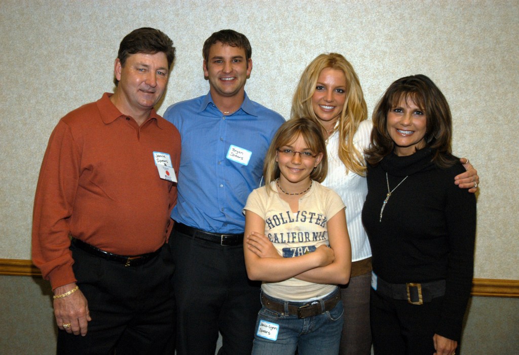 Britney Spears with her family - Jamie, Bryan, Jamie Lynn, and Lynne Spears