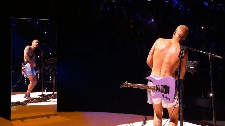 Justin Bieber performs 'Yukon' in boxers on the 2026 Grammy stage
